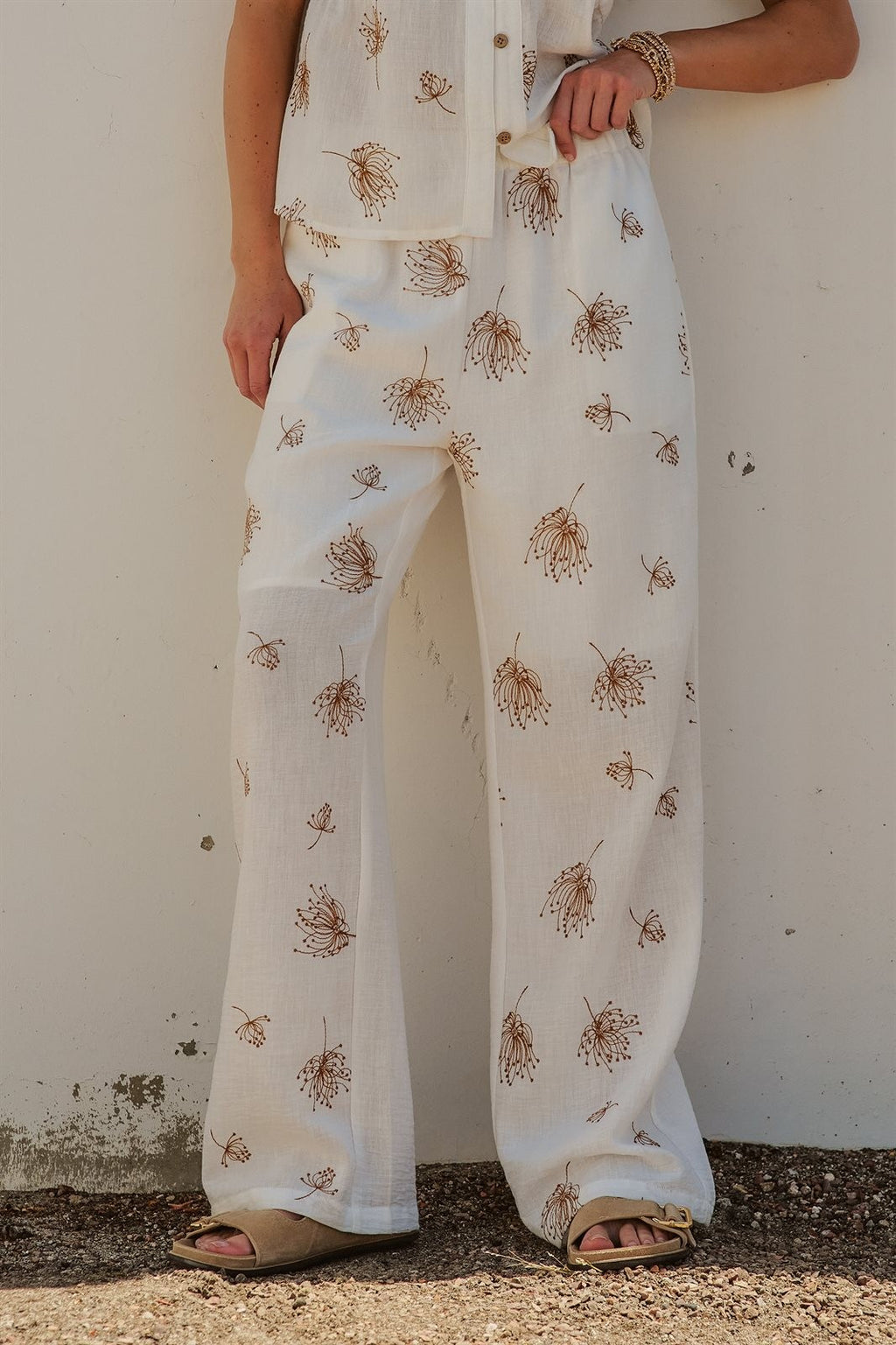 Fielle Embroidered Linen Set