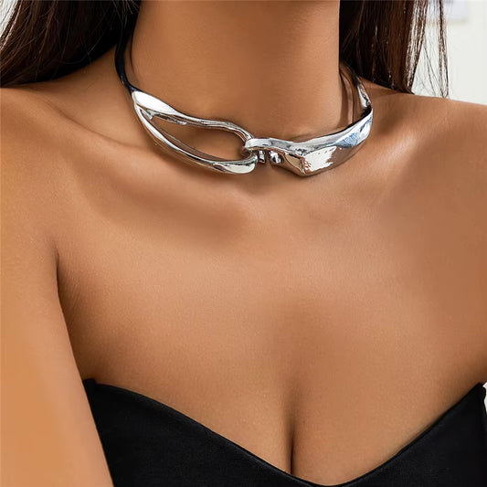Gael Twist Chain Choker